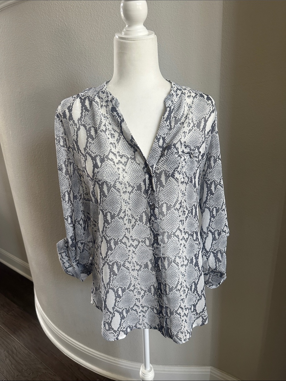 KUT from the Kloth-Python-Print V-Neck Button Blouse in White and Gray